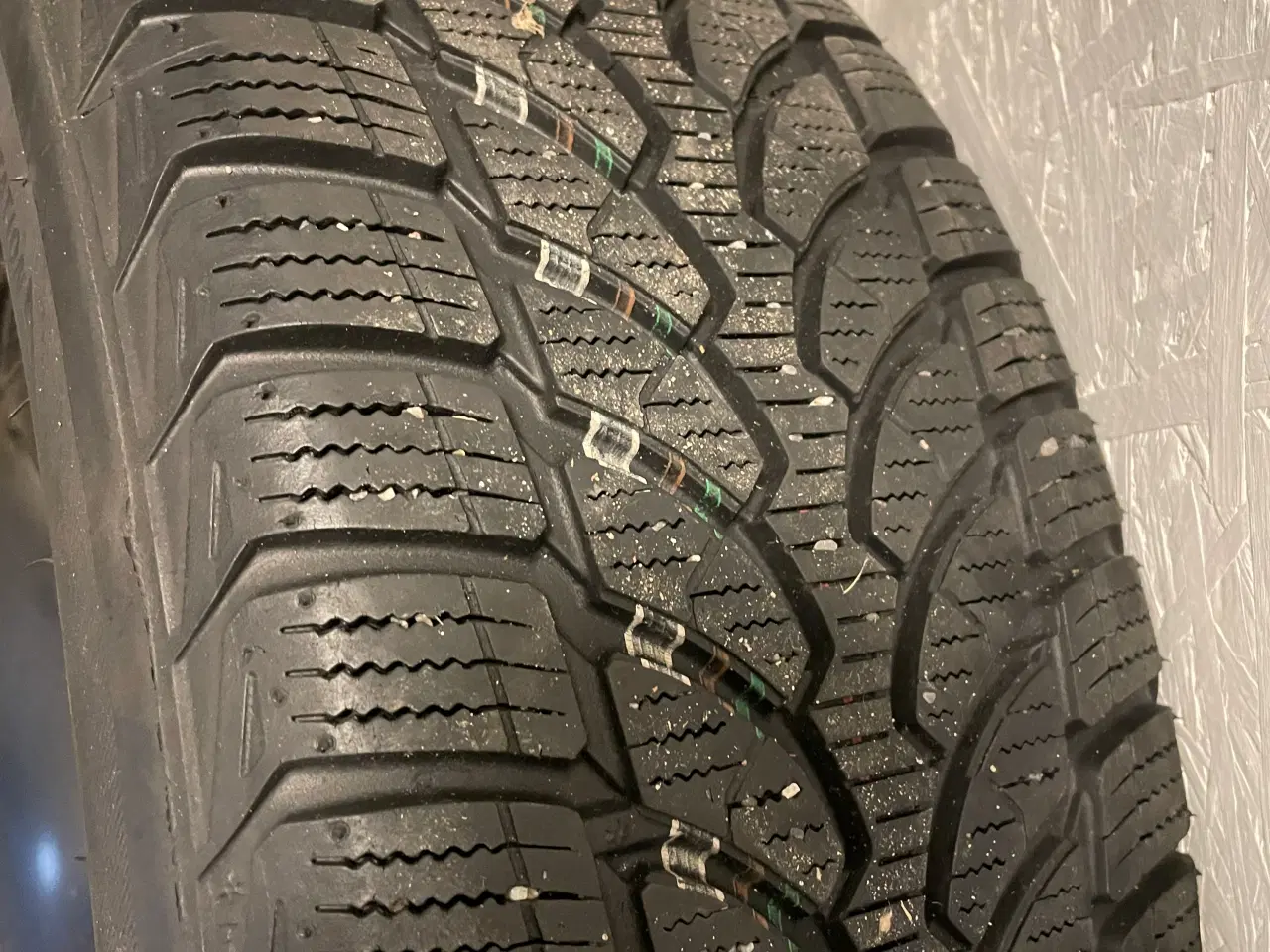 Billede 2 - 4 x Vinterdæk Bridgestone 205/55/R16