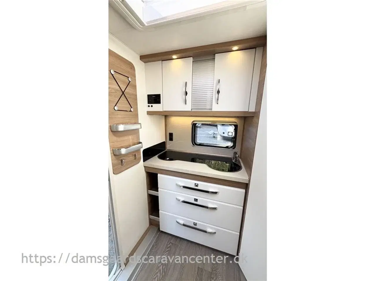 Billede 11 - 2022 - Hobby De Luxe 460 SFf   Queensbed-Gulvtemp.-Mover-Telt