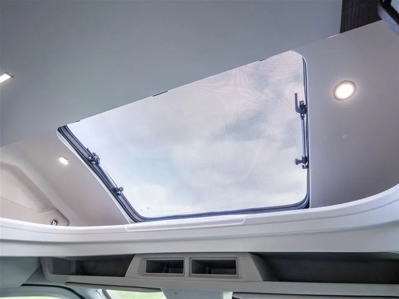 Billede 5 - 2026 - Benimar Tessoro 468