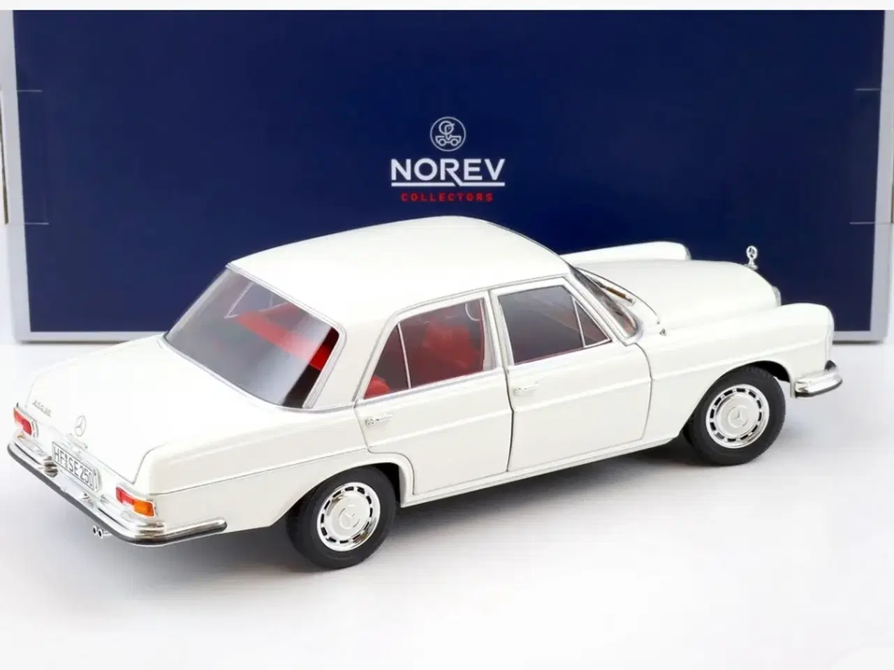 Billede 3 - 1:18 Mercedes 250 Se 1967