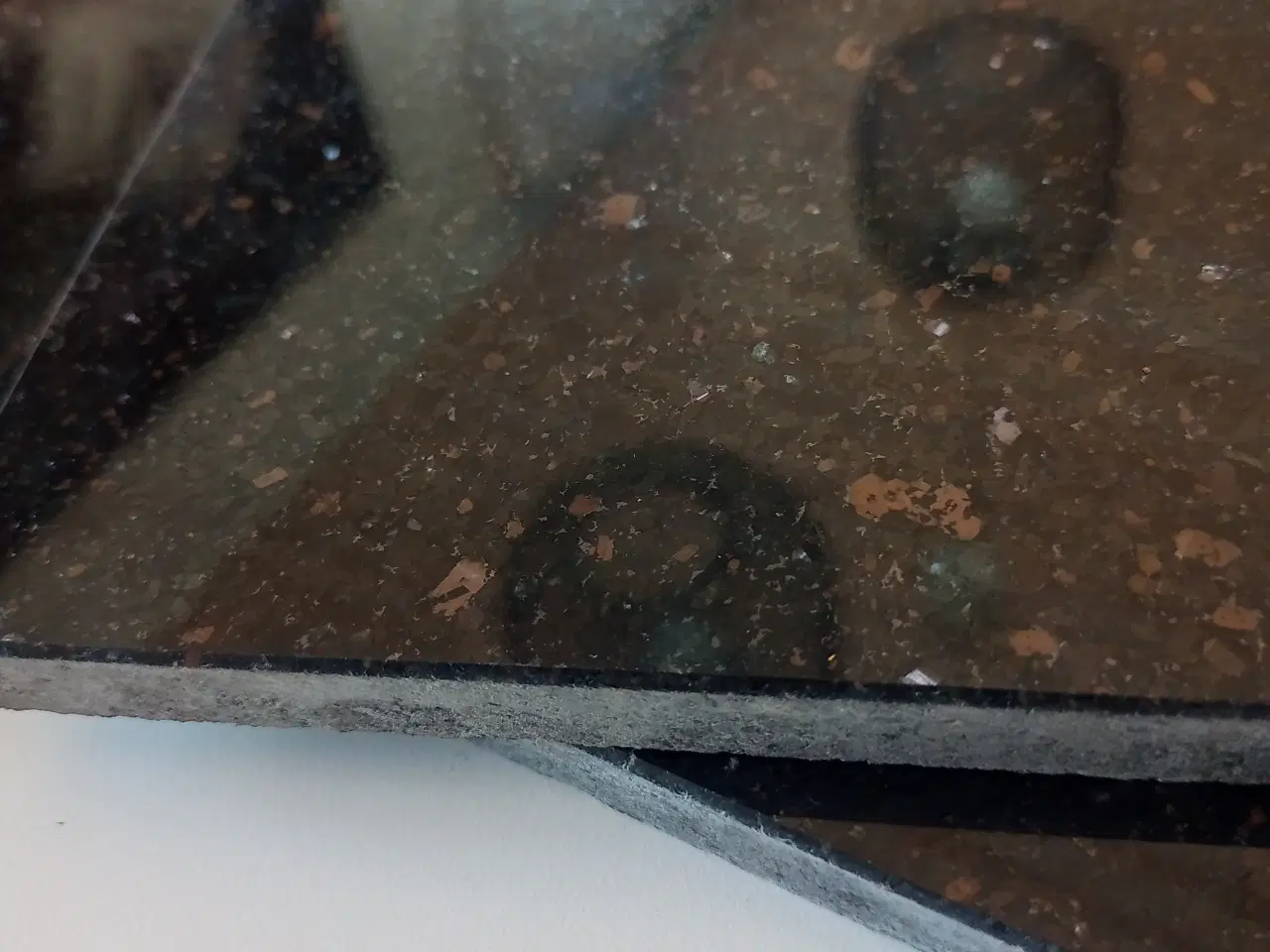 Billede 2 - 1,5 kvm granit fliser 15x15 cm 11 mm tyk 