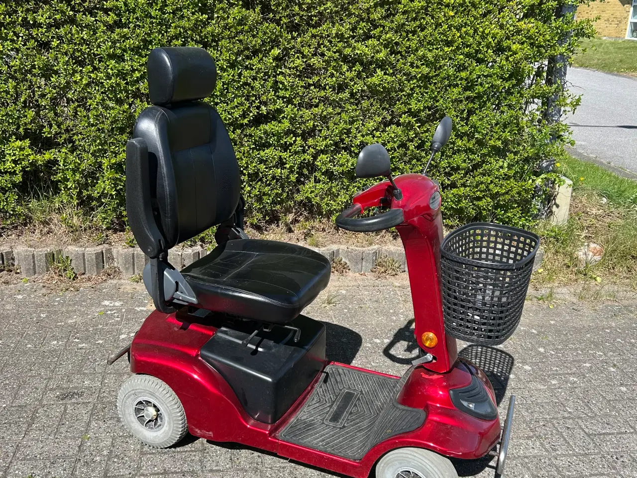 Billede 1 - El-scooter 4-hjulet rød