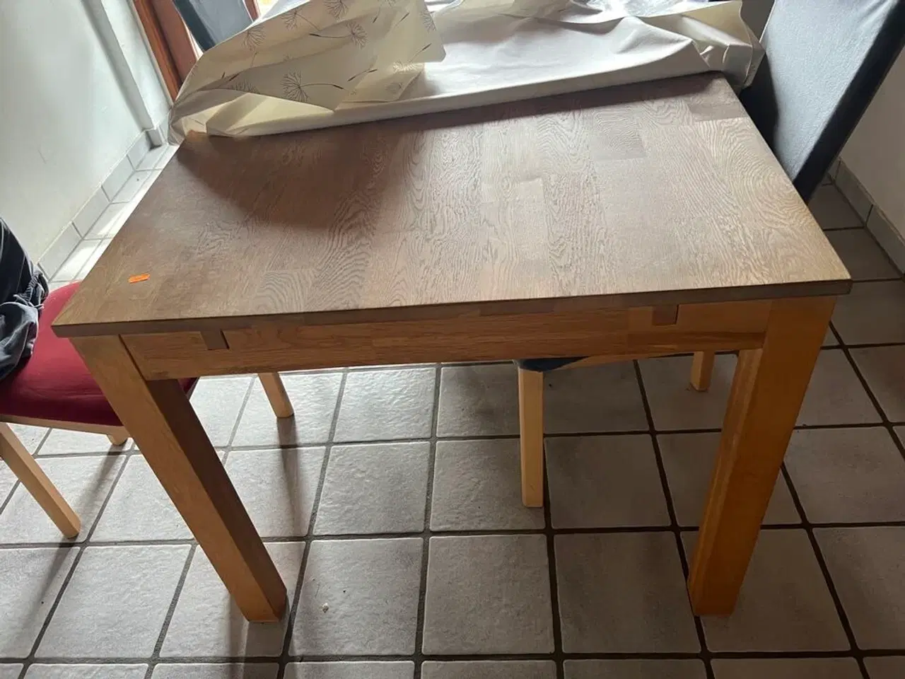 Billede 4 - Spisebord i massiv eg samt 6 spisebordsstole