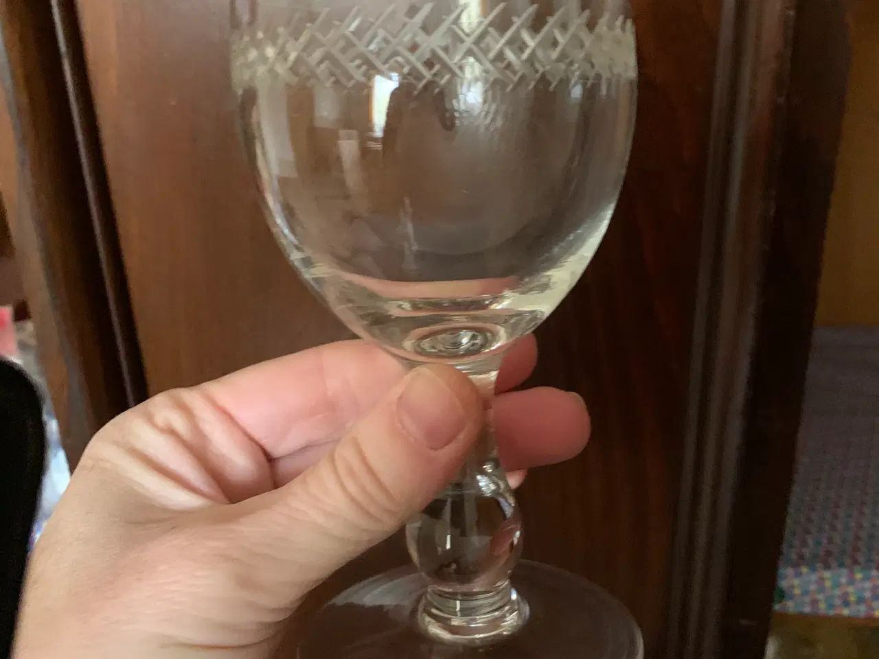 Billede 2 - 11 øl eller rødvinsglas med indgraveret mønster 