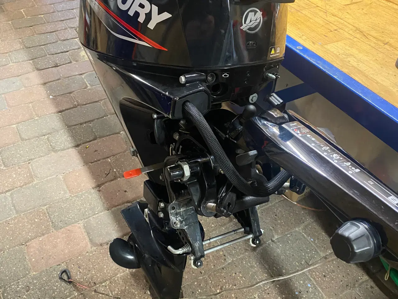 Billede 4 - Fin næsten ny påhængsmotor