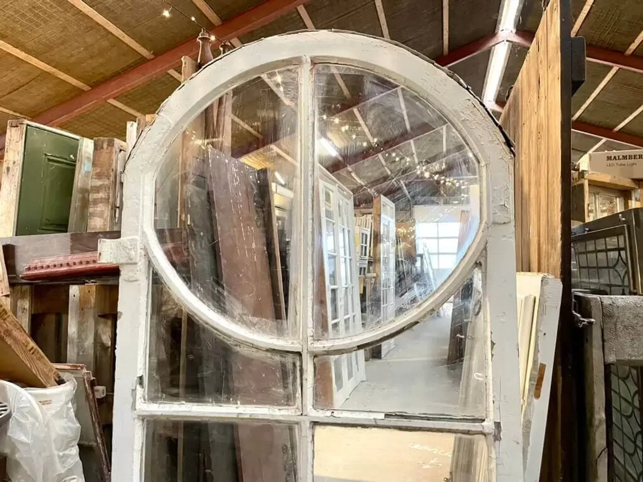 Billede 3 - Sjælden, buet vinduesramme m. 10 ruder