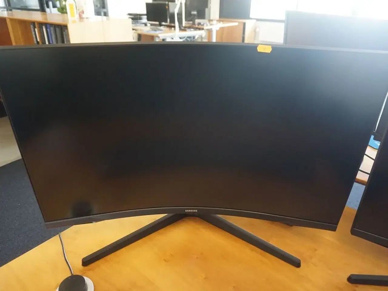 Billede 2 - 2 stk. skærme + tastatur, mus, headset & dockingstation