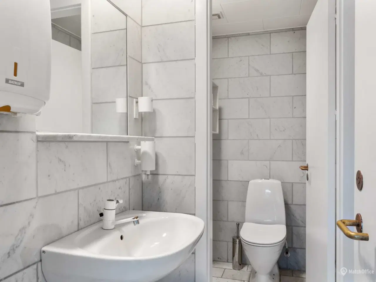 Billede 4 - Lyst og velbeliggende kontor