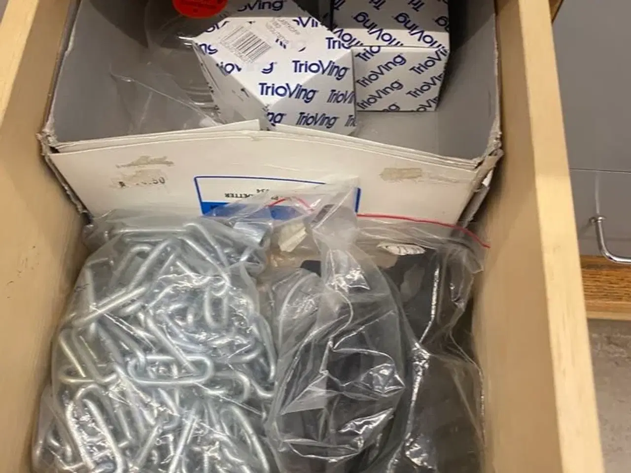 Billede 7 - Stort parti nøgler, beslag mm. (se foto)