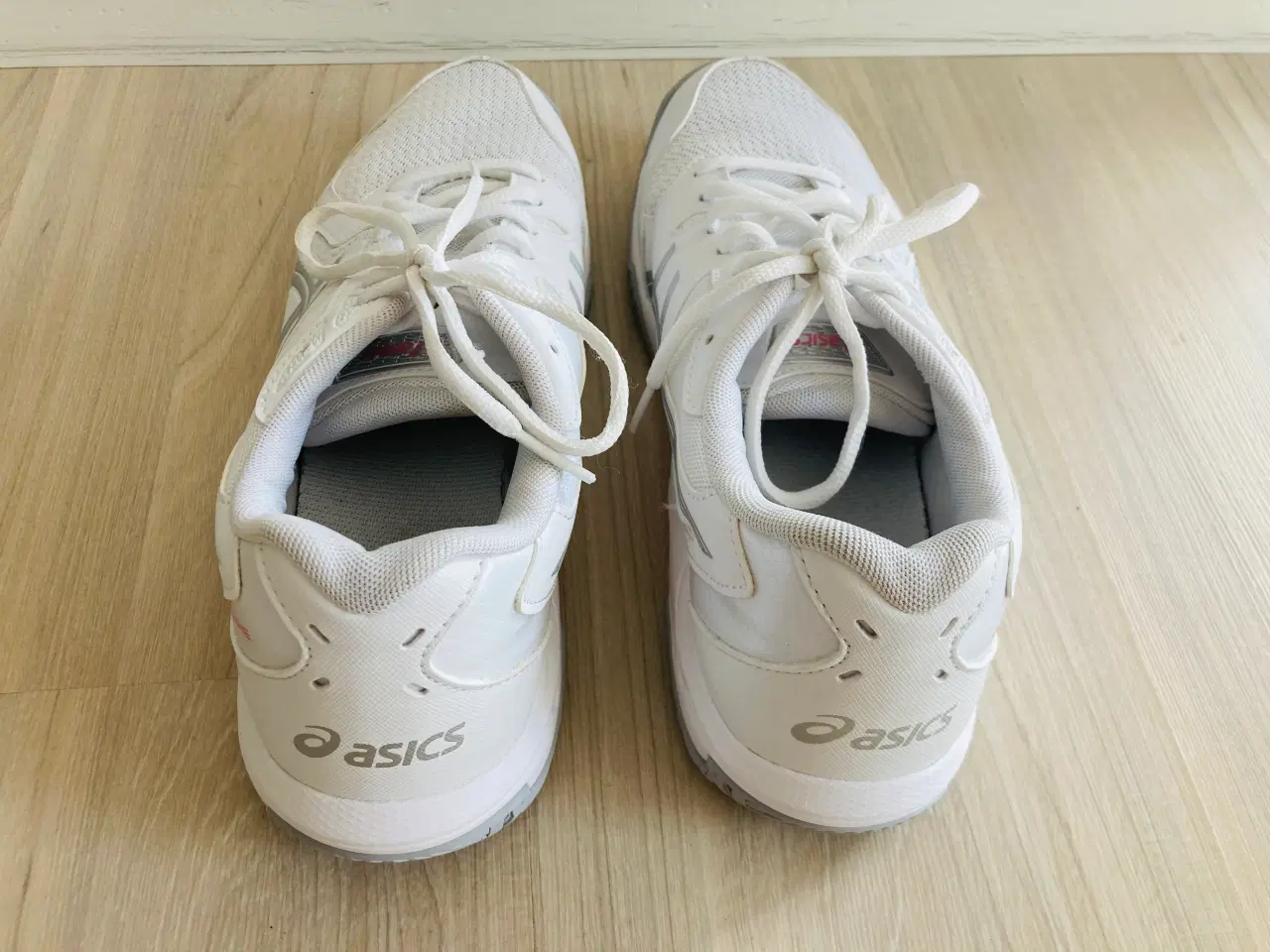 Billede 3 - Asics indendørs sportssko str. 41,5