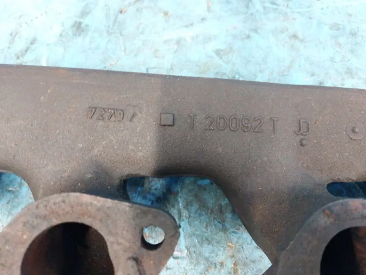 Billede 8 - John Deere 955 Udstødningsmanifold AZ20007