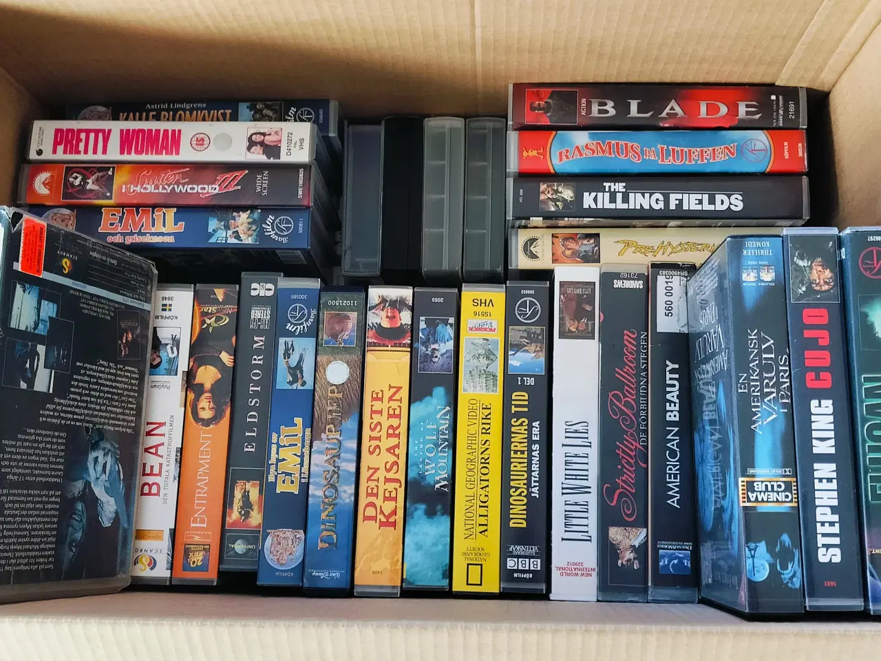 Billede 2 - Kasse med VHS Film (svensk tekst)