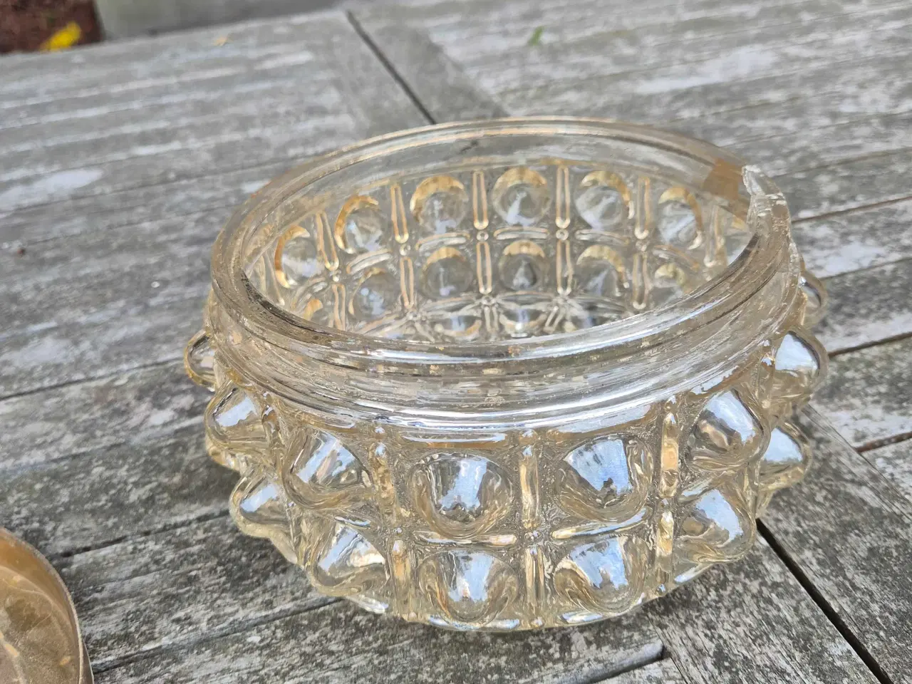 Billede 12 - Rund plafond med gylden glasskærm