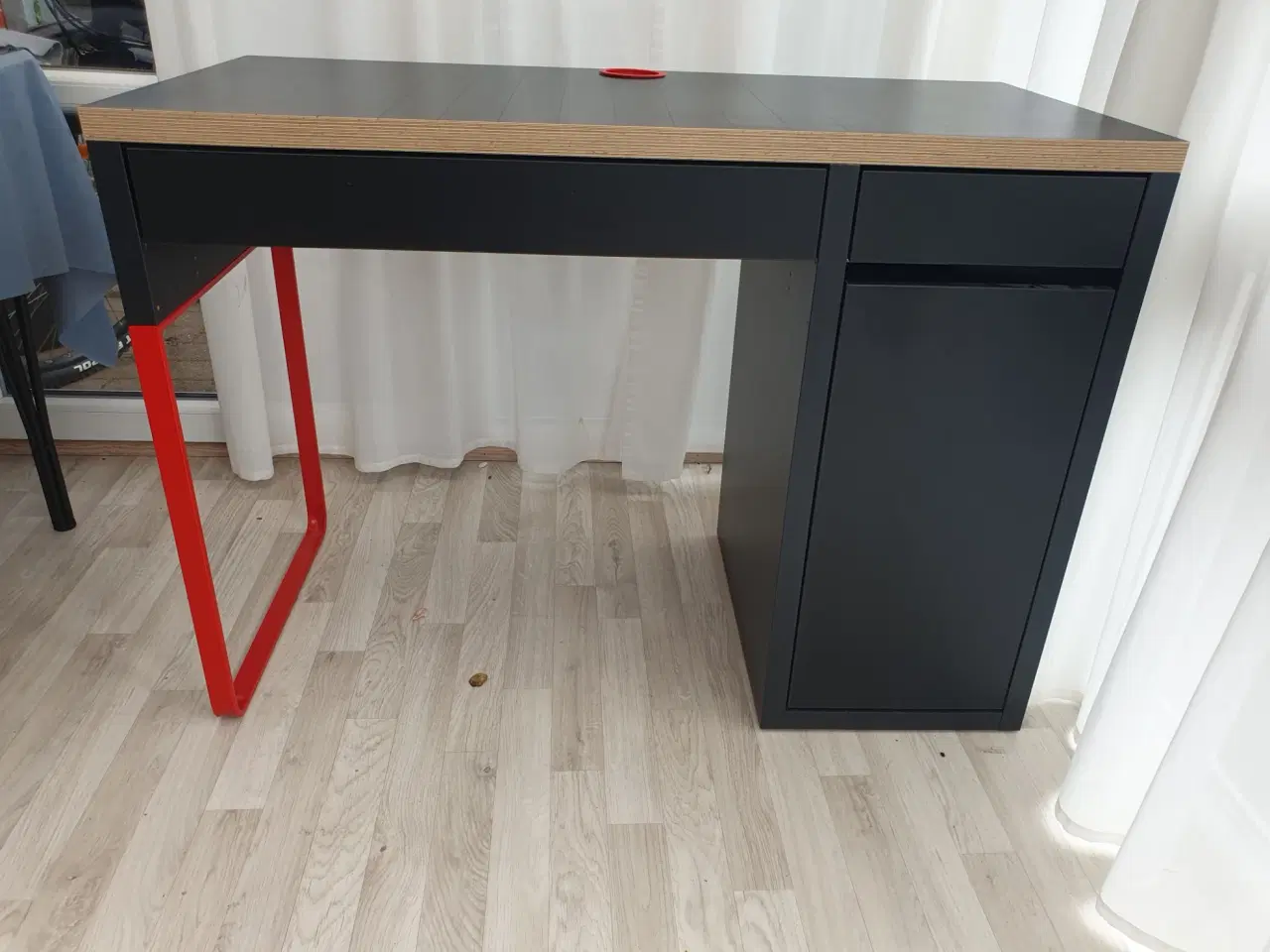 Billede 2 - Skrivebord