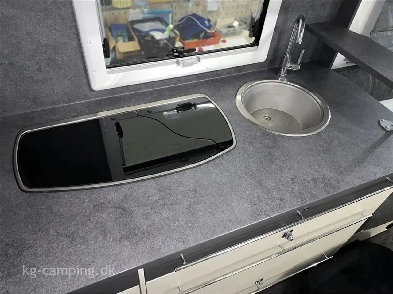 Billede 15 - 2022 - Caravelair Artica 540 PACK VIP   Super velholdt vogn med kompressor køleskab - fritstående seng - Truma Combi 6E