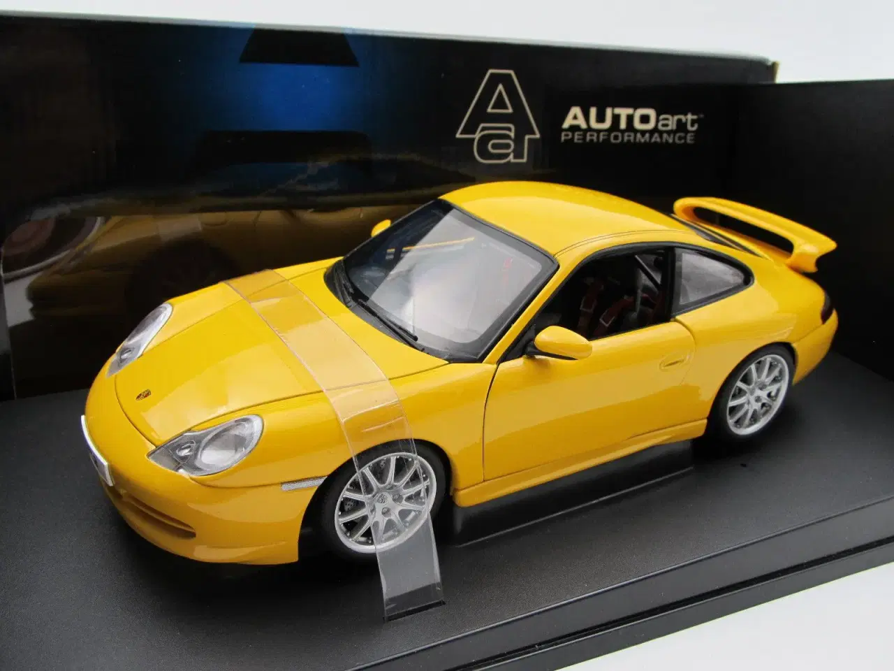 Billede 1 - 1999 Porsche 911 (996) GT3 fra AUTOart - 1:18