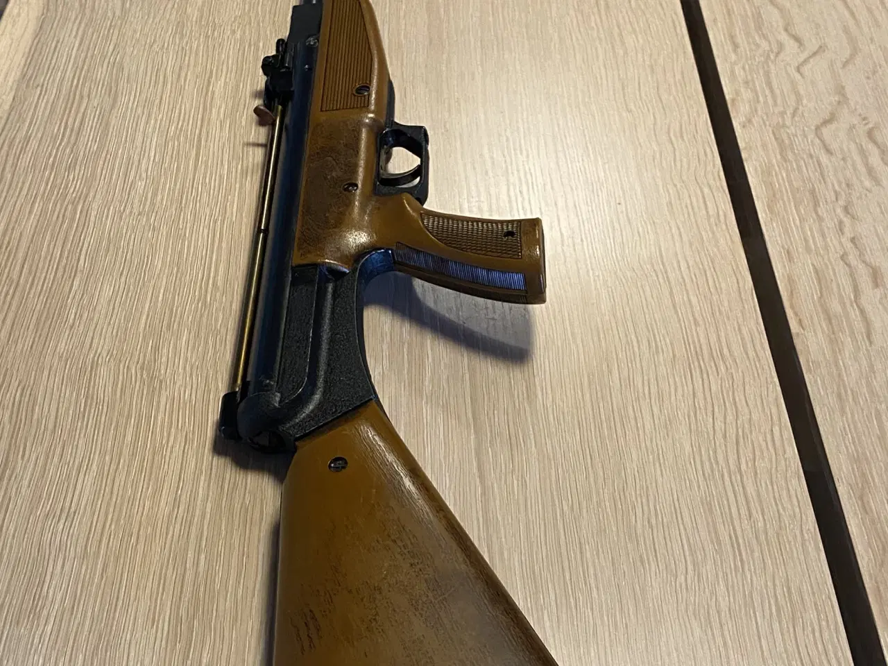 Billede 2 - Luftgevær med 15 skud magasin