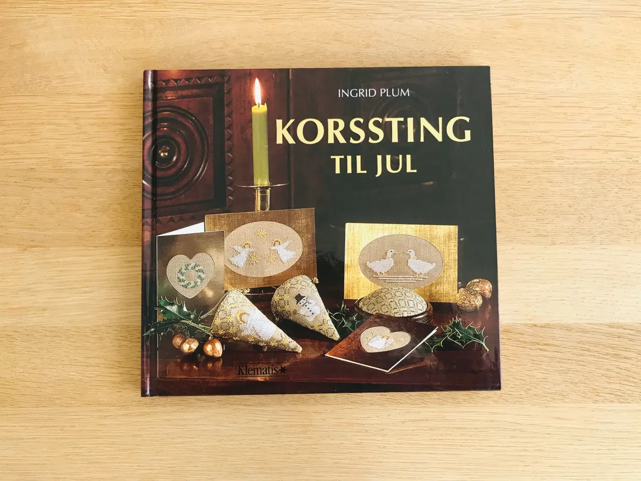 Billede 1 - Korssting til Jul  -  Ingrid Plum