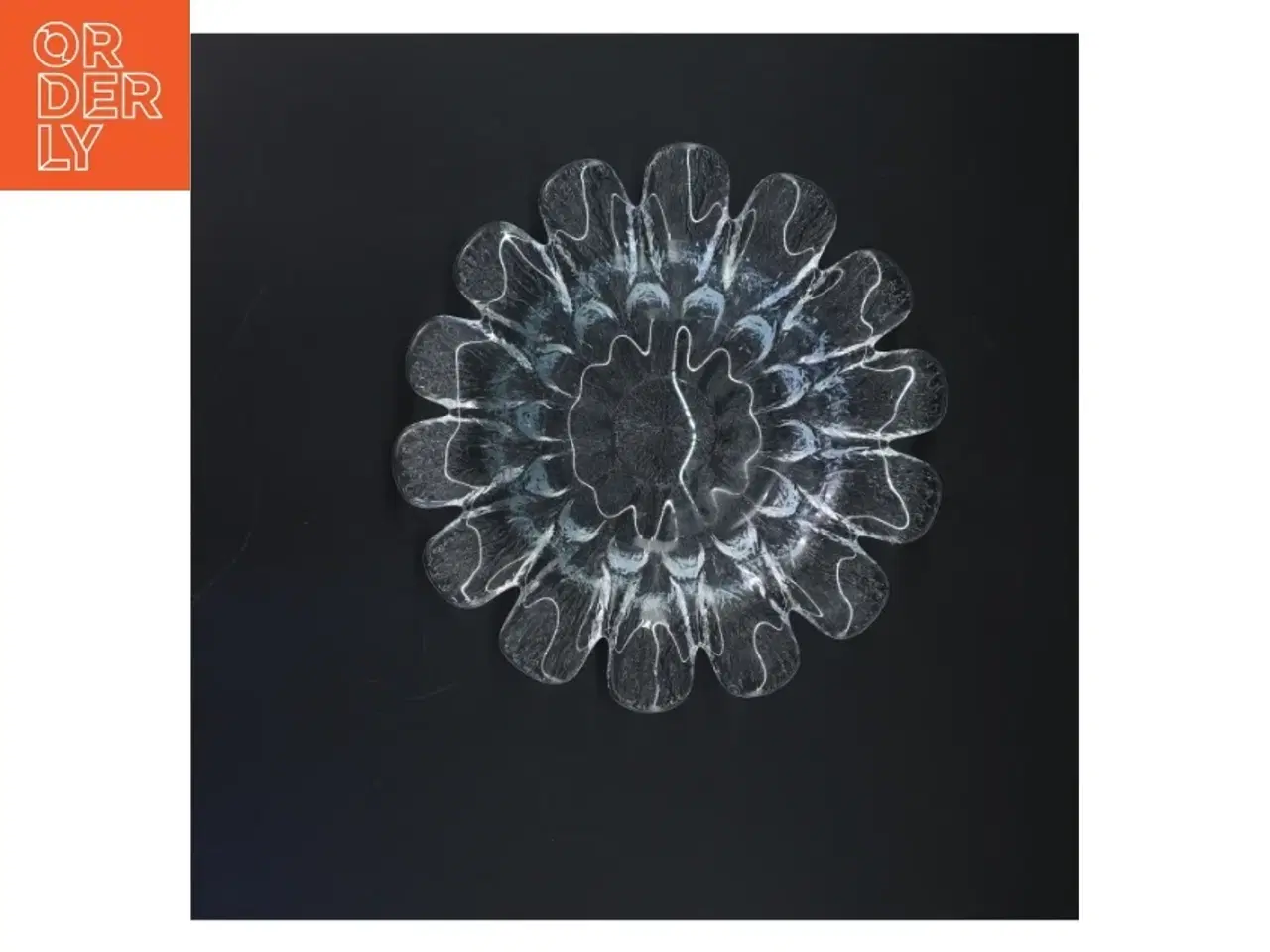 Billede 3 - Glas skål med blomsterdesign (str. Ø 23 cm)