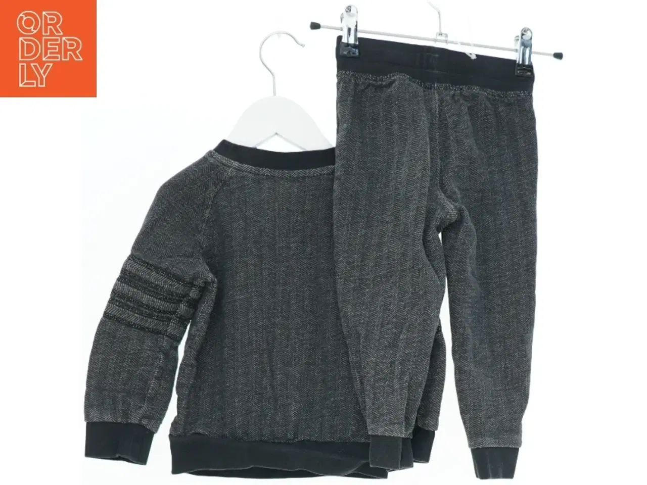 Billede 2 - Adidas børnesæt fra Adidas (str. 92)