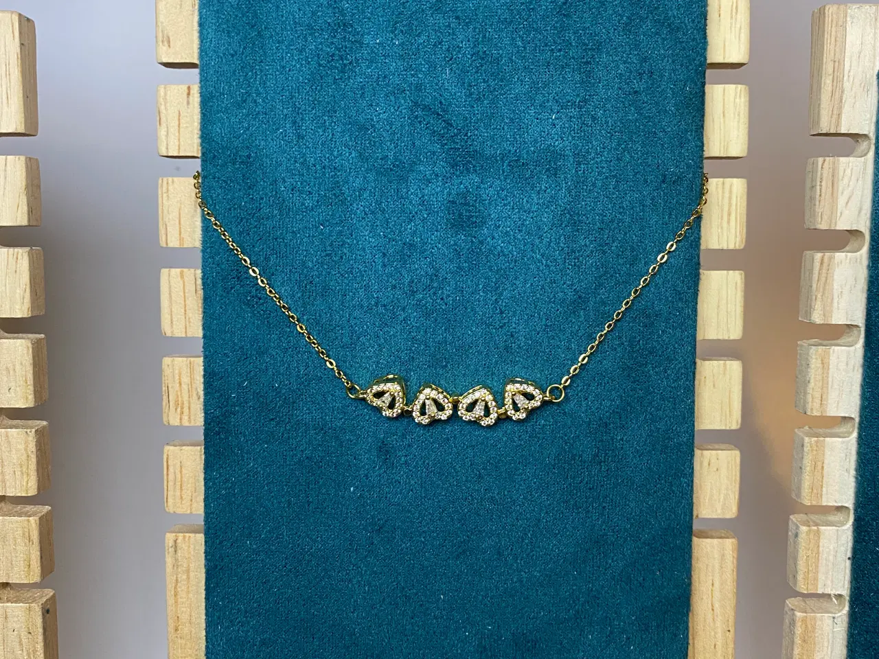 Billede 2 - Halskæde med firkløver