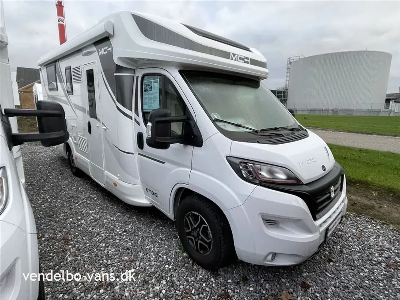 Billede 1 - 2025 - McLouis Mc4 160 cm bred dobbeltseng i midten bagerst som kan hæve/sænke