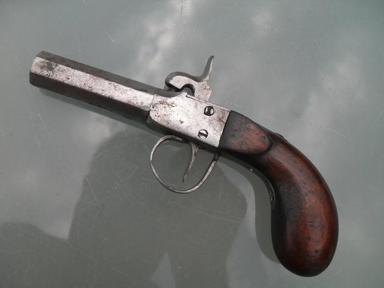 Billede 1 - autentisk gammel antik revolver.