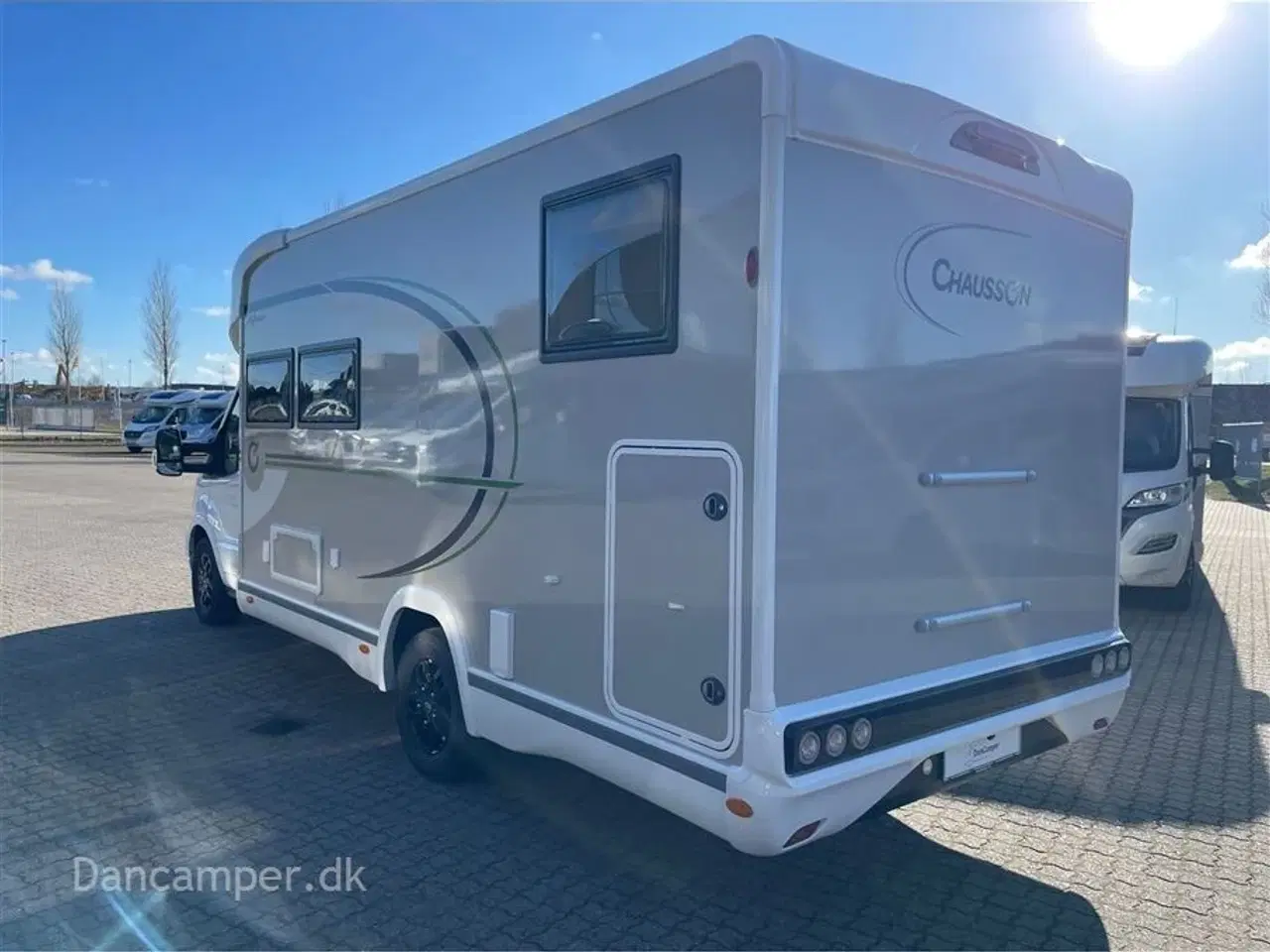 Billede 2 - 2024 - Chausson Titanium 777GA ULTIMATE   Enkeltsenge, lounge, siddegruppe, opredning i siddegruppen. 170HK Aut, markise, solceller mmm