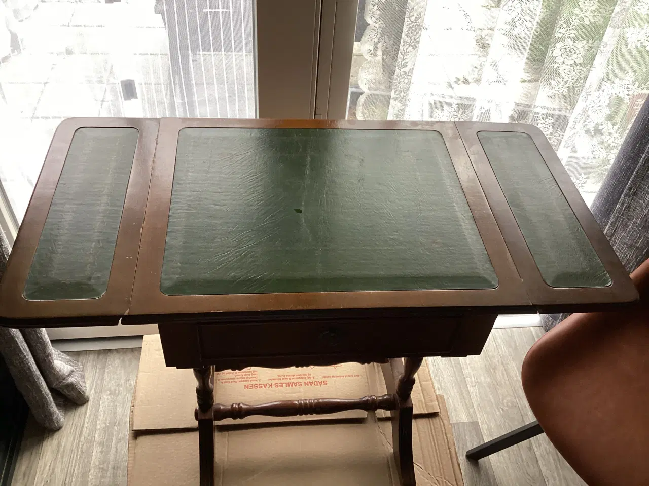 Billede 6 - Sybord/ sidebord meget gammel