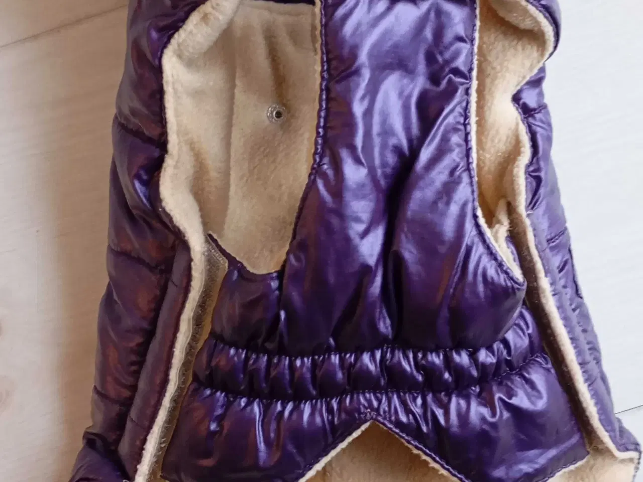 Billede 2 - Hunde jakke vinter. Str. S