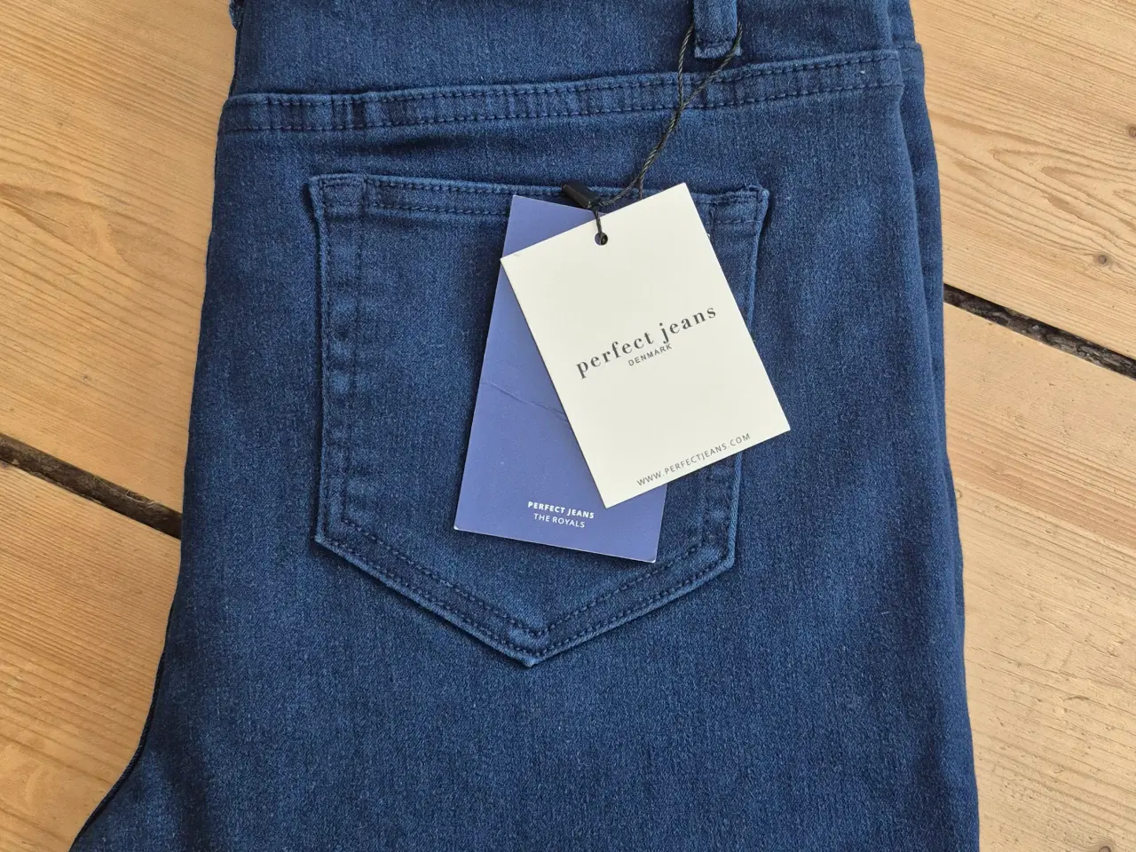 Billede 2 - Perfect Jeans str L 32