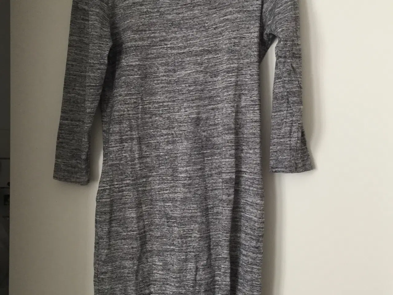 Billede 1 - H&M kjole