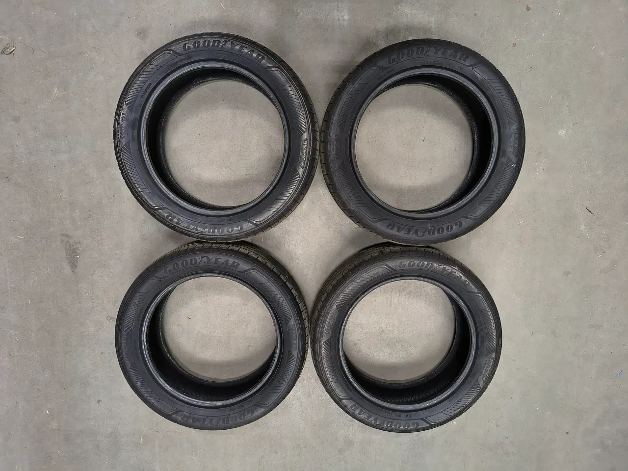 Billede 1 - Sommerdæk 215/55 R18 95T Goodyear