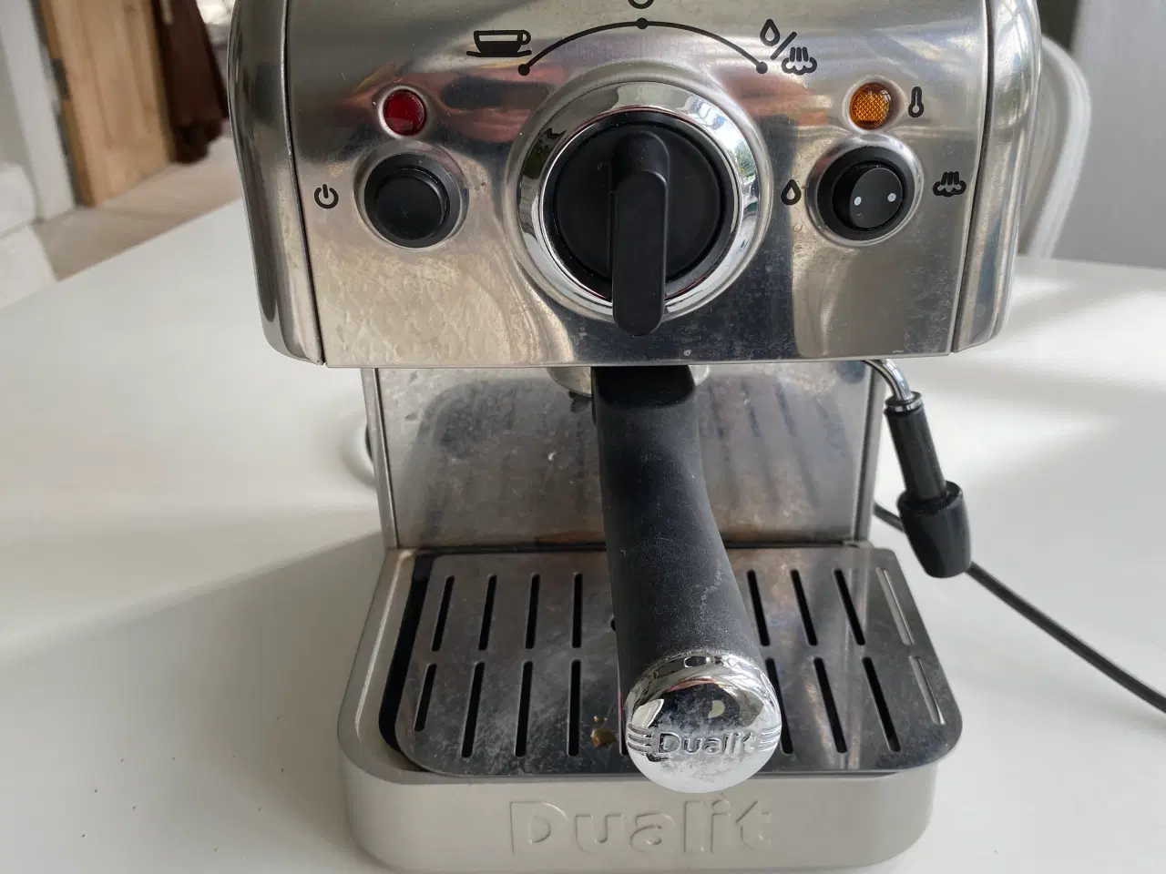 Billede 1 - Espressomaskine, Dualit. Laver dejlig cafe latte