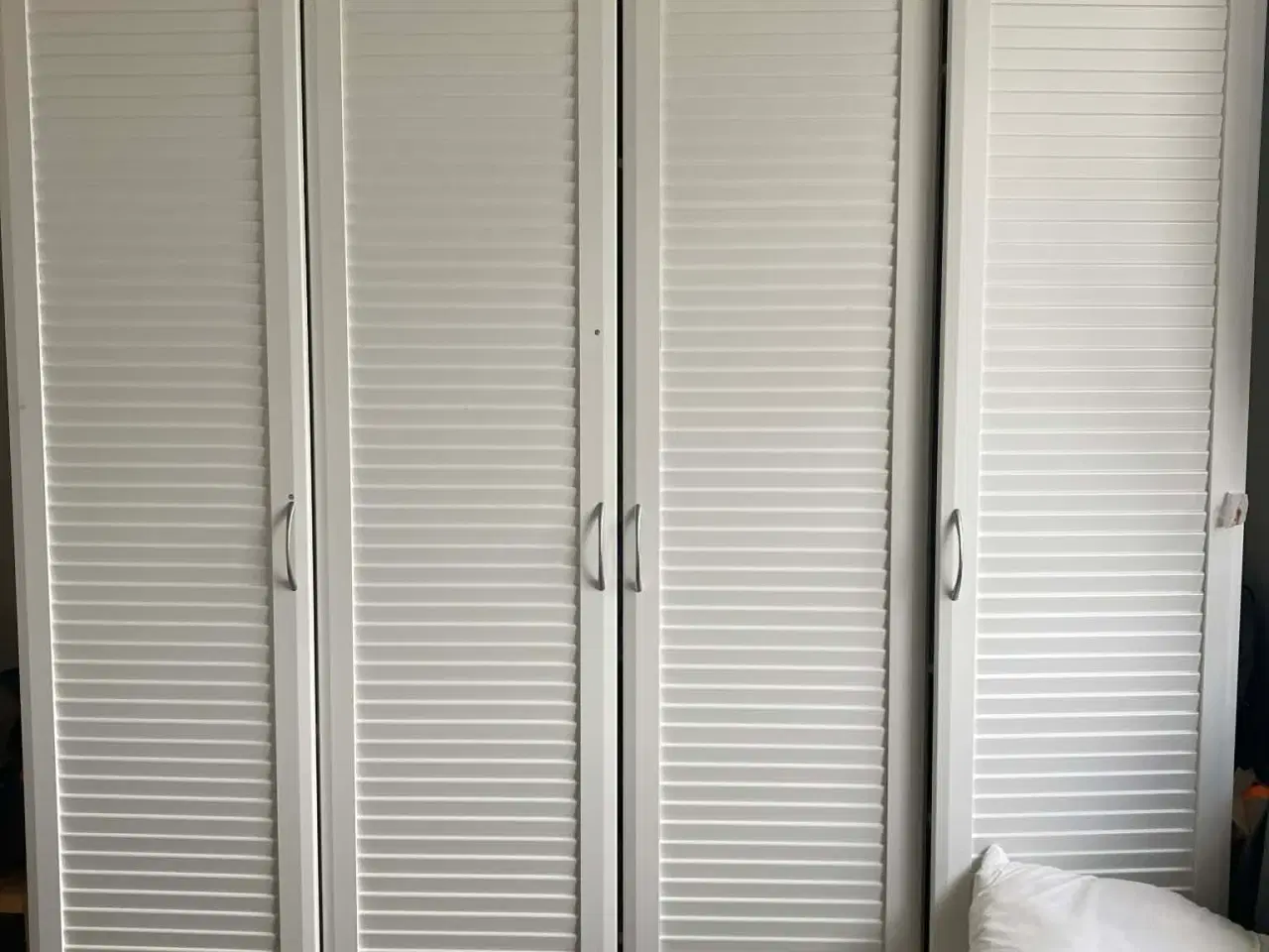 Billede 1 - Praktiske skabe/ garderobeskab 