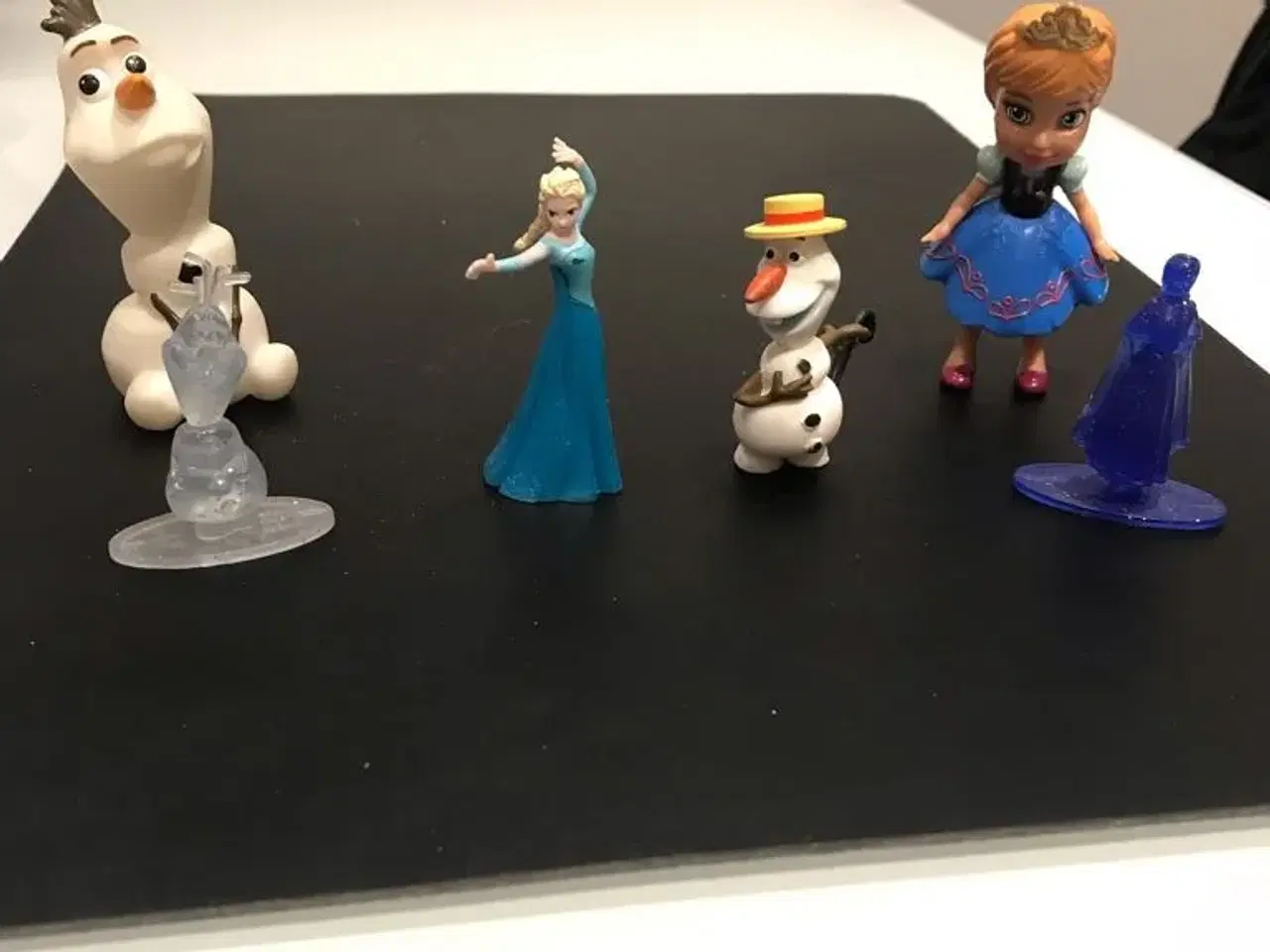 Billede 5 - Mange Anna og Elsa figurer sælges