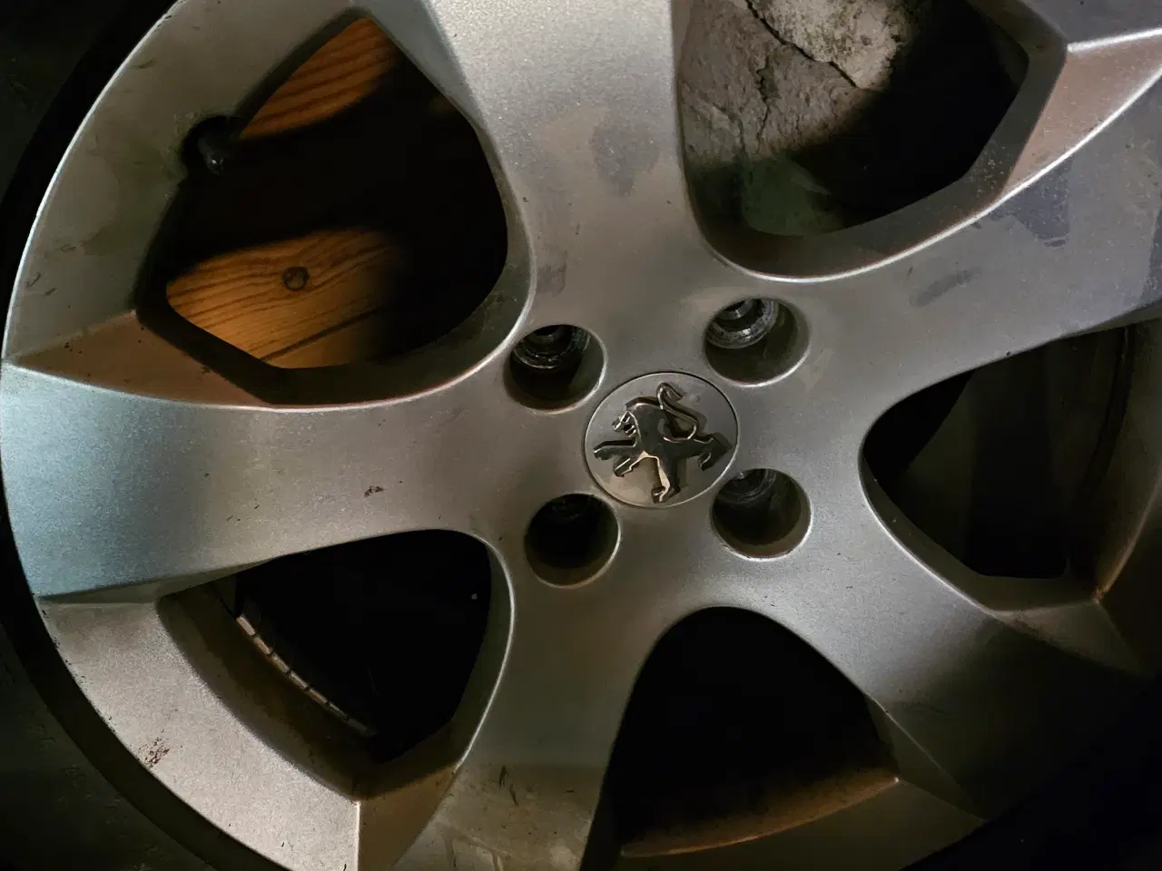 Billede 9 - 4 sommerdæk på alufælge