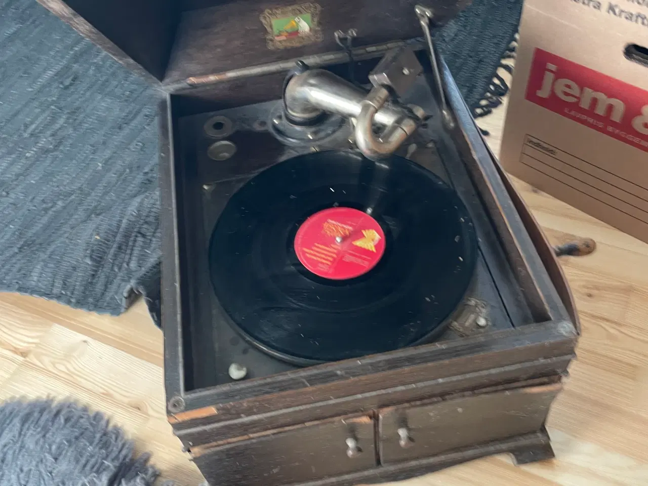 Billede 1 - Gammel grammofon 