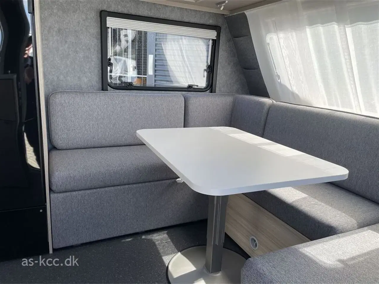 Billede 3 - 2025 - Adria Altea 502 UL Kampagne   Adria Altea 502 UL årg. 2025 5 Sovepladser, 4 Siddepladser 60 Selection jubilæumsmodel  med meget udstyr.