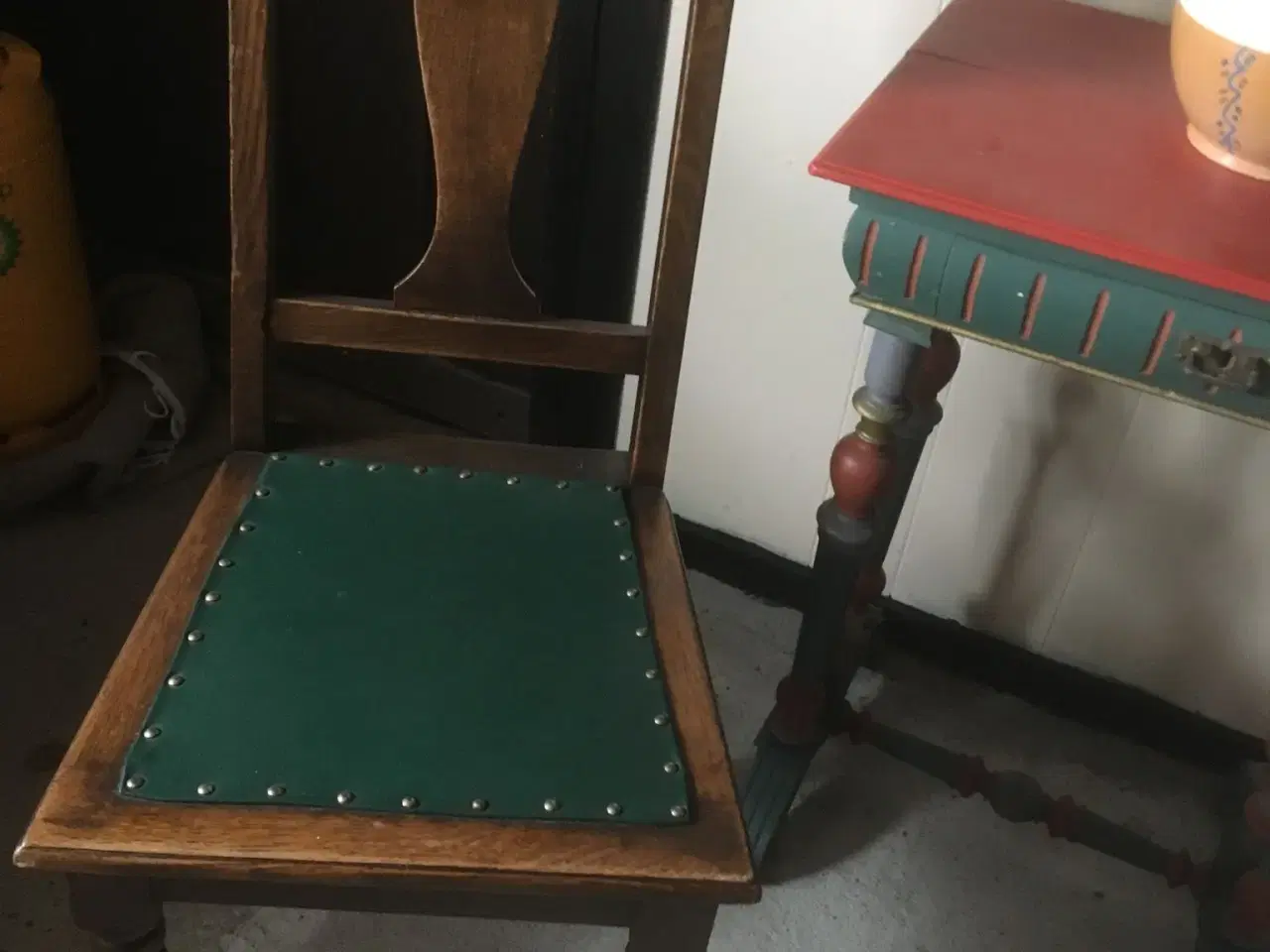 Billede 4 - Gammel tobaksbord og 2 gamle stole