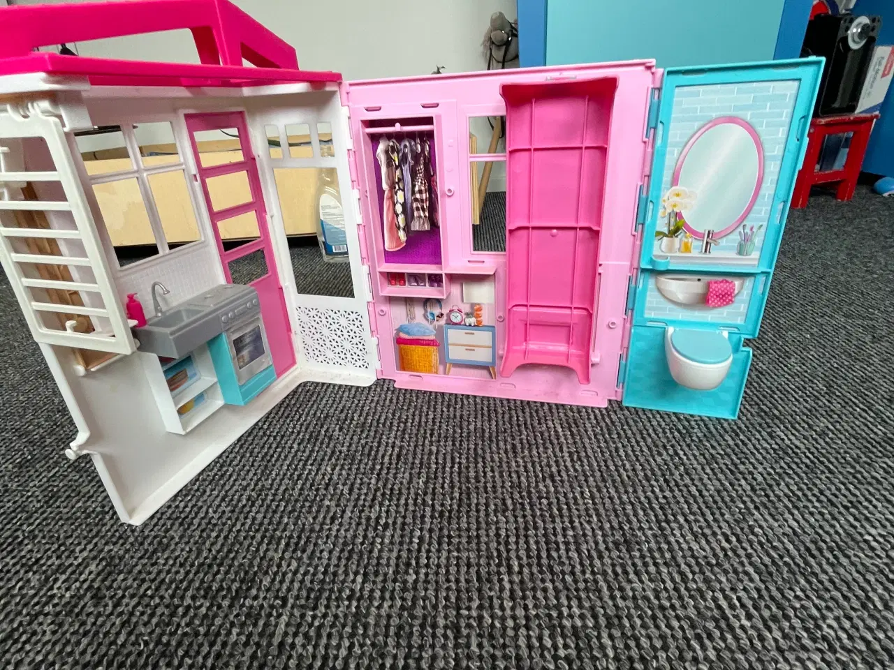 Billede 5 - Barbiehuse mm.