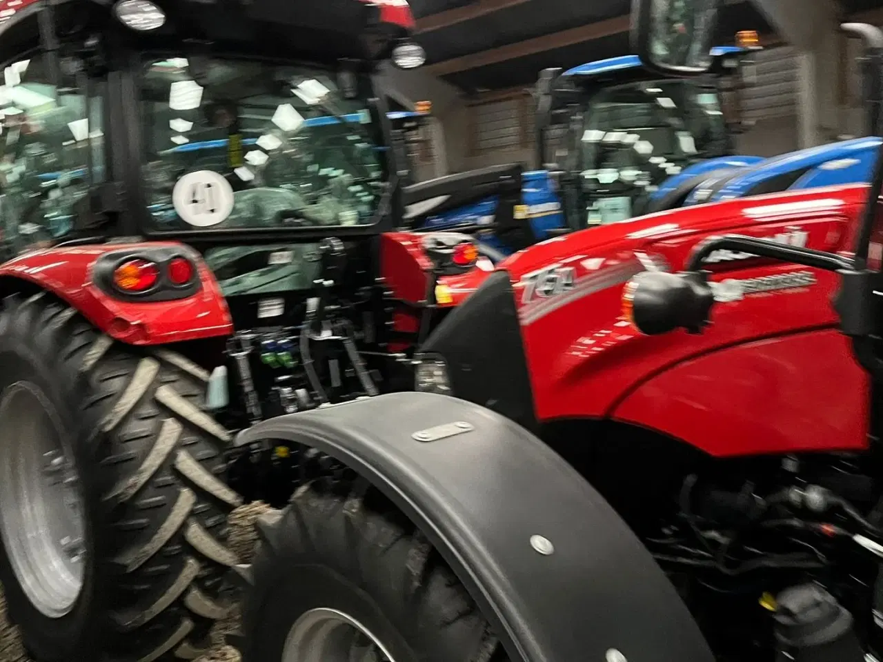 Billede 15 - Case IH Farmall 75 A Med Quicke frontlæsser med Euroskifte, 3die funktion og dæmper, samt og brede hjul.