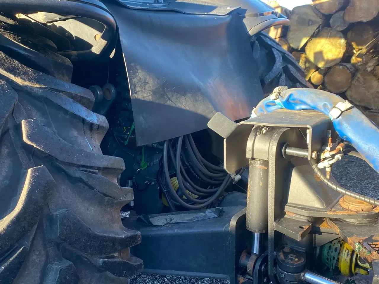 Billede 4 - Alsidig Højtip Alsig 25km3 vogn + Valtra T 214