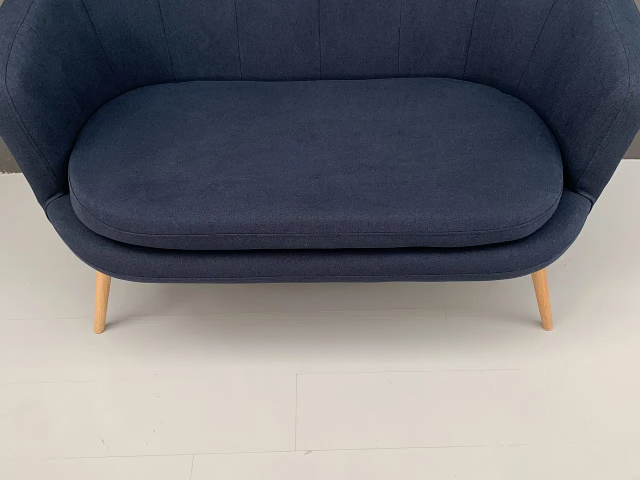 Billede 1 - 2 personers sofa i mørkeblå