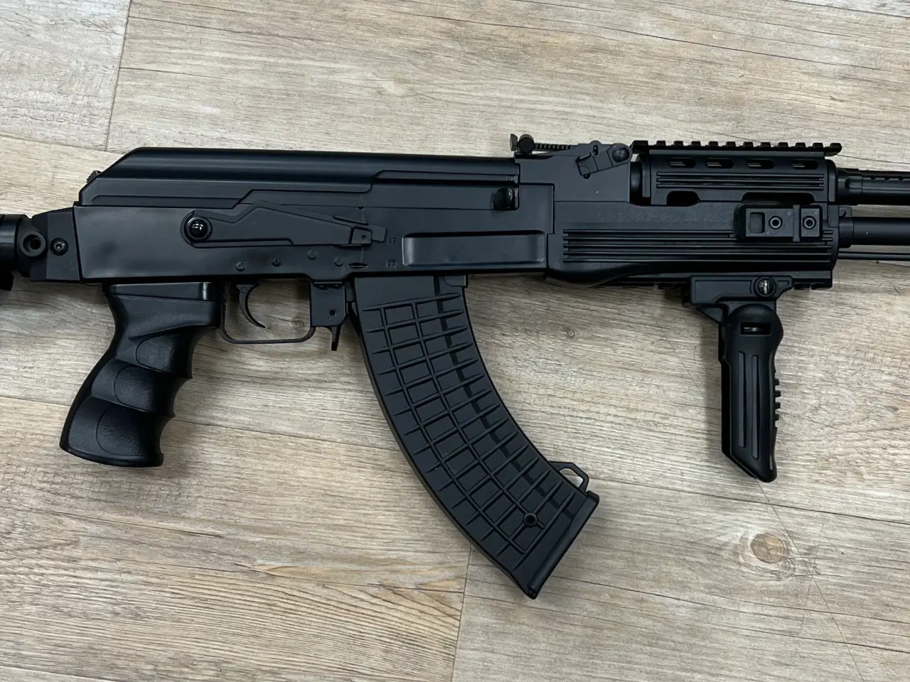 Billede 2 - AK47 taktisk softgun