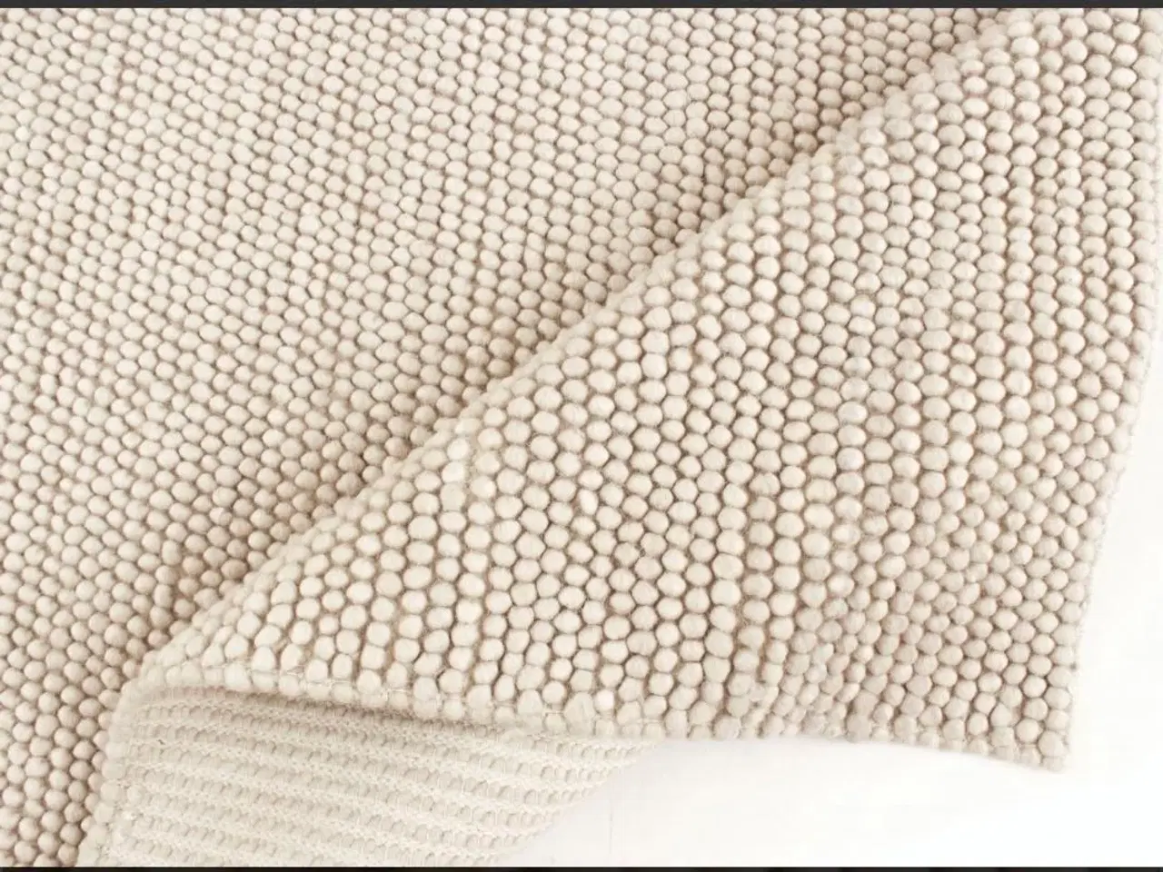 Billede 3 - Uldtæppe 100% beige 70x140