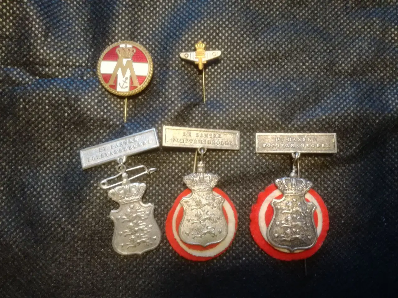Billede 3 - Militærmærker,pins og medaljer