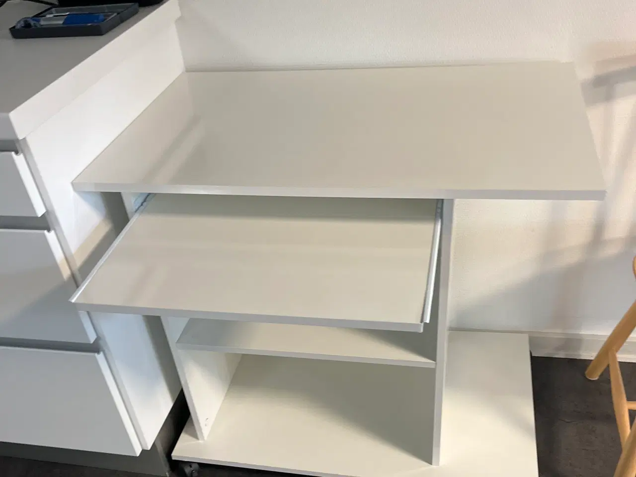 Billede 2 - Pc bord med udtræk 