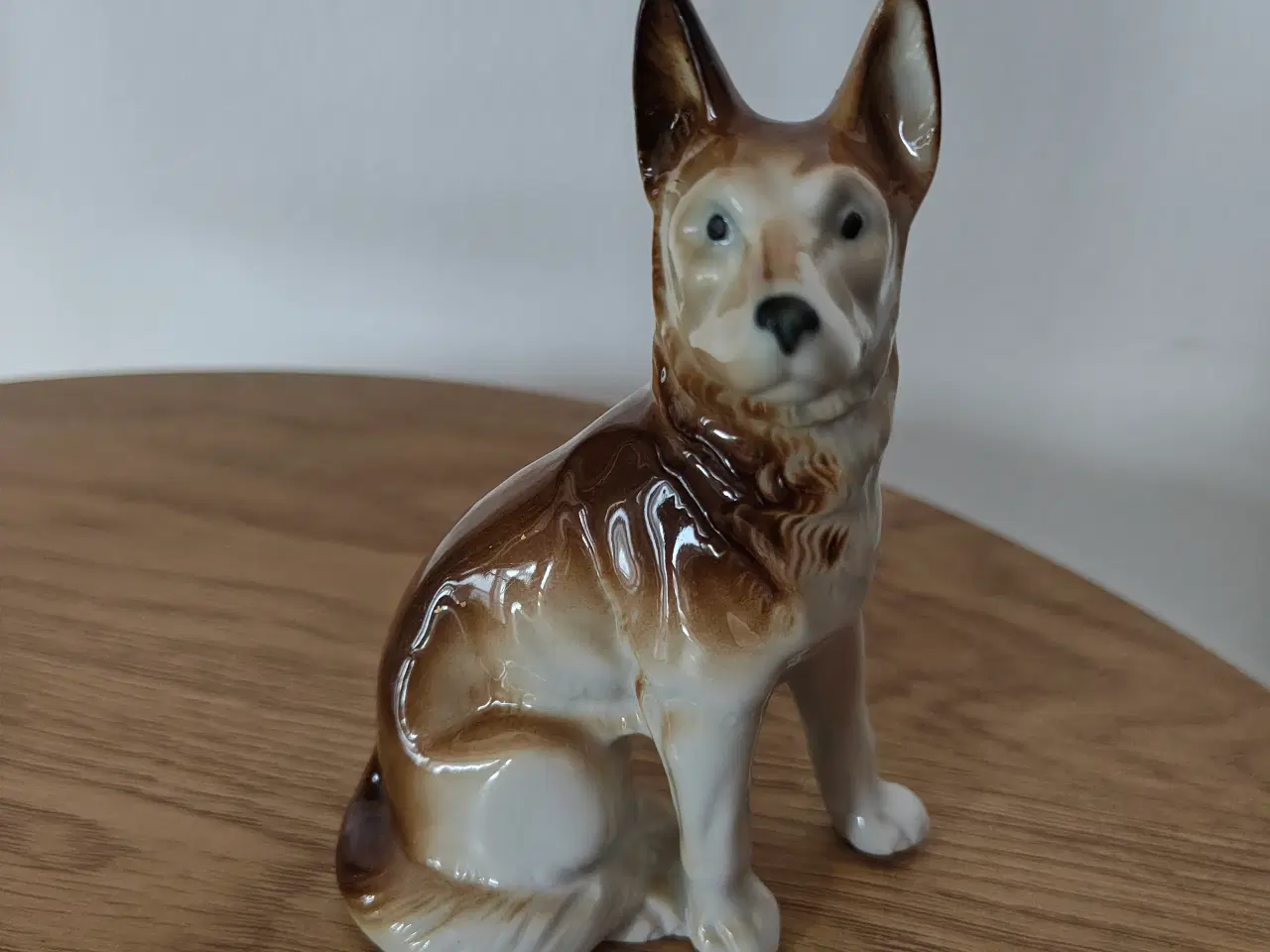 Billede 1 - Fin lille porcelænshund