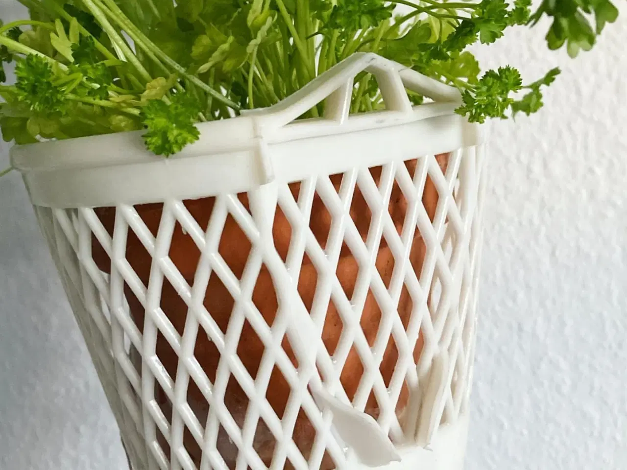 Billede 3 - Hvid plastkurv til urtepotte, ophæng, NB